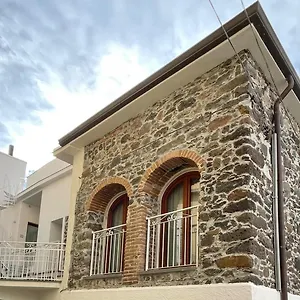  Maison d'hôtes Sa Troppa De Sos Chentu